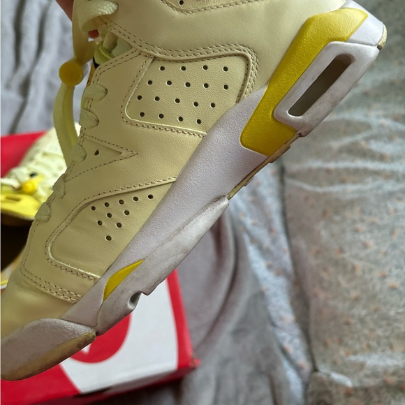 Nike Jordan 6 Retro Dynamic Yellow - Picture 9 of 9
